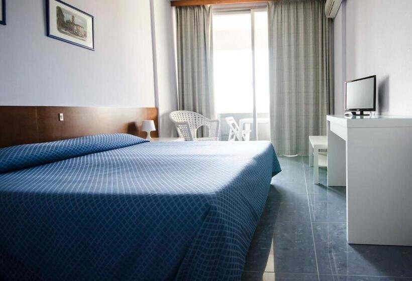 Номер Стандарт Трехместный, Grand Hotel Helios
