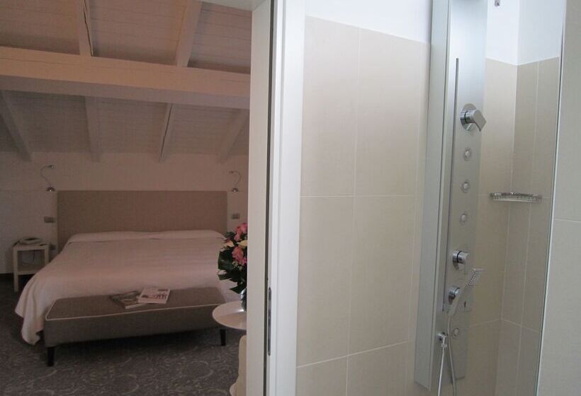 اتاق سوپریور, Albergo Accademia