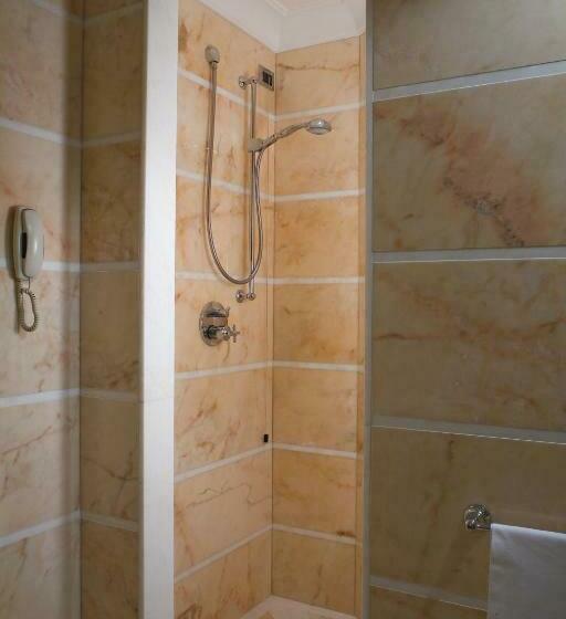 اتاق لوکس, Bonvecchiati