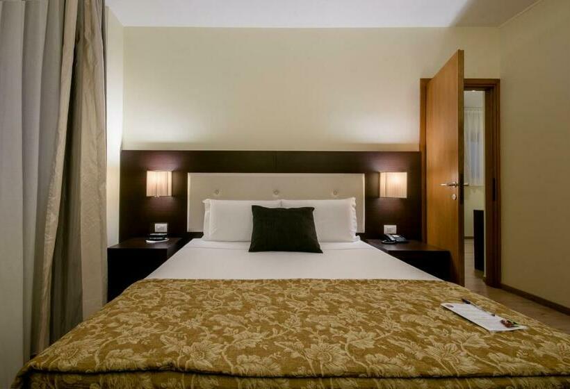 اتاق استاندارد سه نفره, Executive