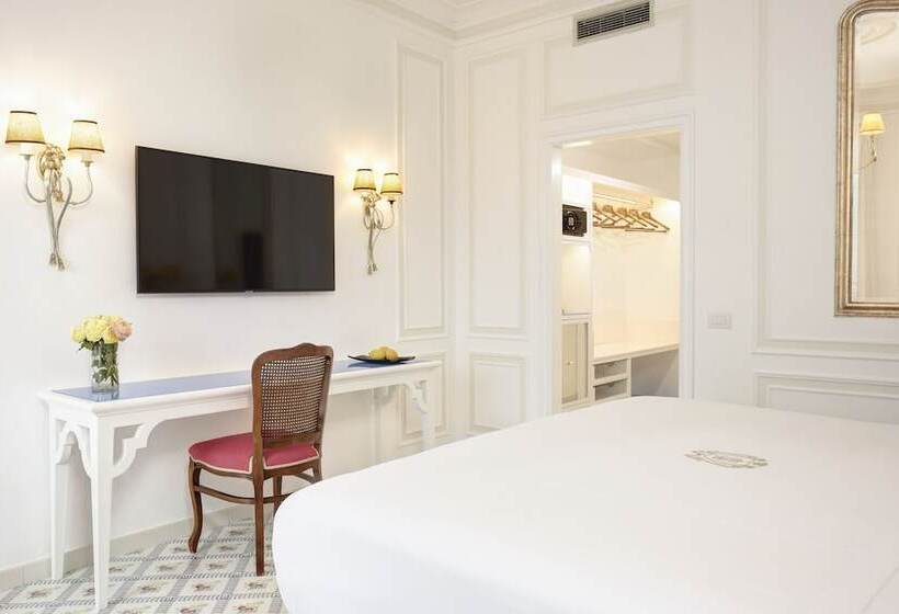 Quarto Premium Vista Mar, Grand Hotel Ambasciatori