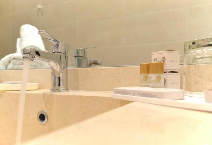 Трехместный Номер Superior, Grand Hotel President