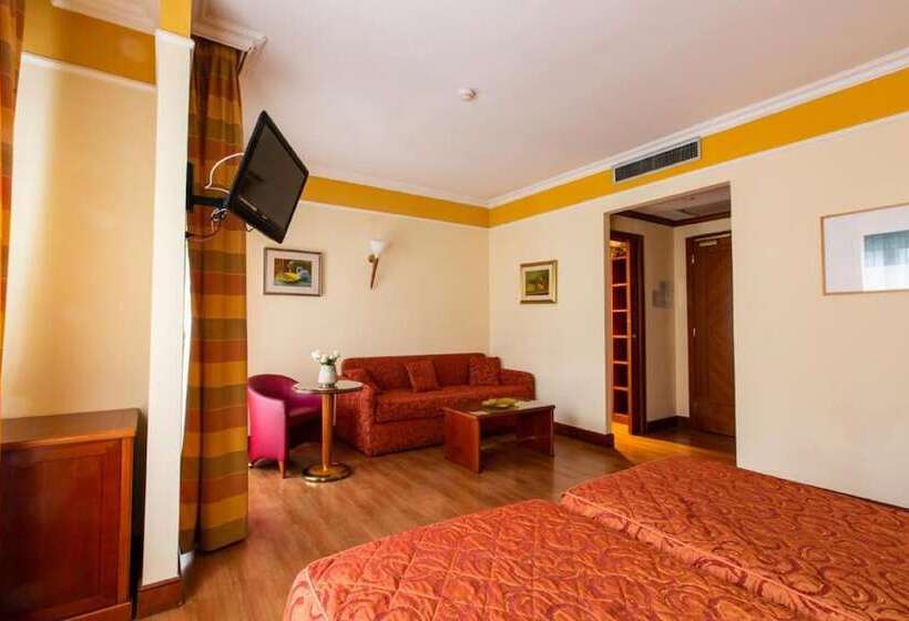 Трехместный Номер Классика, Il Chiostro By Lvg Hotel Collection