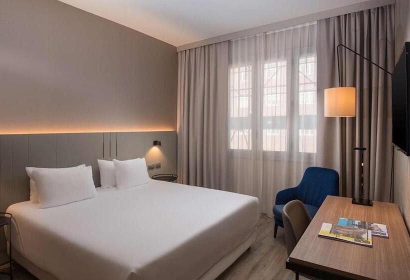 اتاق سوپریور, NH Trieste