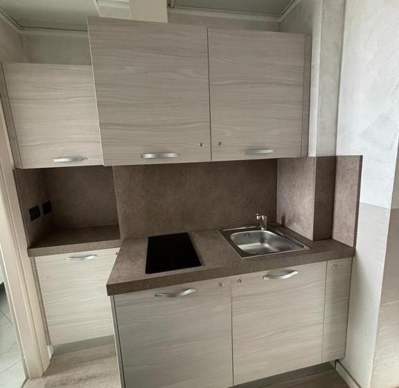 اتاق استاندارد چهار تخته, Plaza