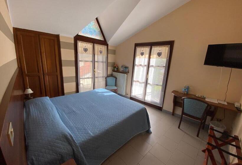 Quarto Estandar Individual, Ristorante Ligure