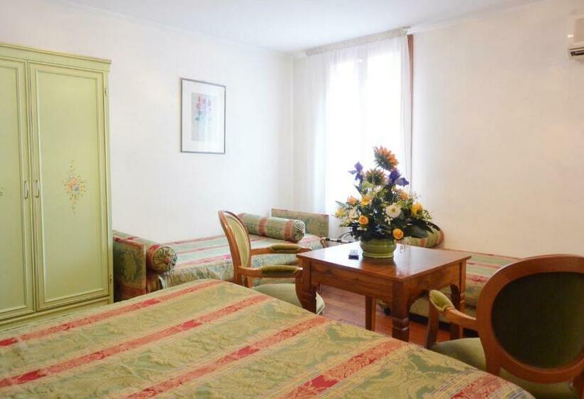 اتاق استاندارد چهار تخته, San Zulian