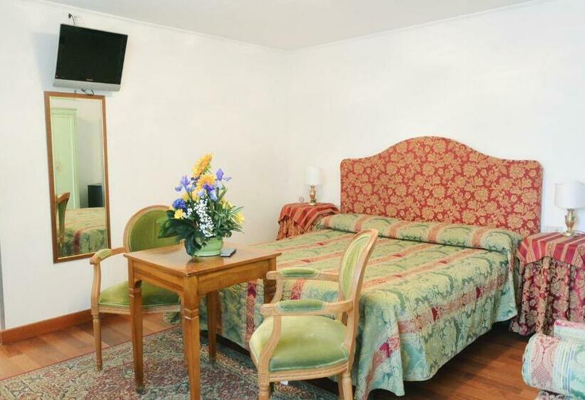اتاق استاندارد چهار تخته, San Zulian