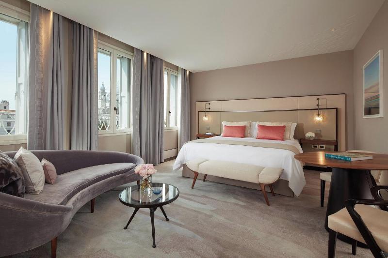 اتاق لوکس با تخت بزرگ, The St. Regis Venice