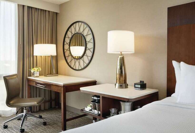 اتاق لوکس با تخت بزرگ, Hilton Niseko Village