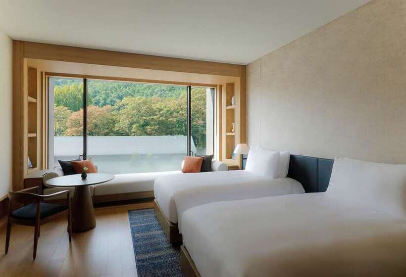 اتاق لوکس, Hilton Niseko Village