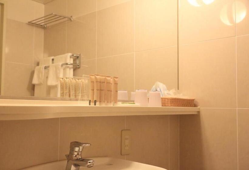 Standaard Driepersoonskamer, Kurashiki Kokusai