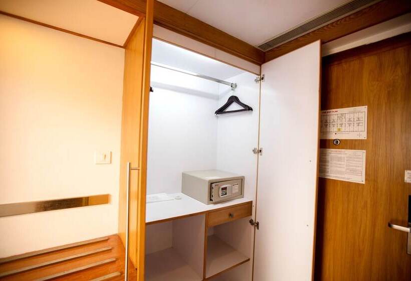 اتاق کلاب, Southern Star Mysore