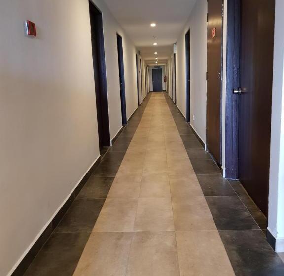 اتاق لوکس, Garden Inn