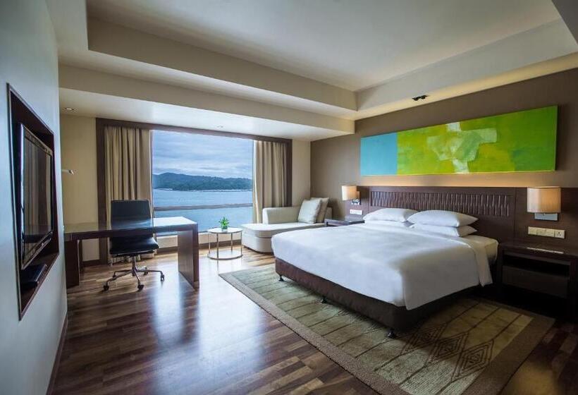 带大床的俱乐部房间, Hyatt Regency Kinabalu