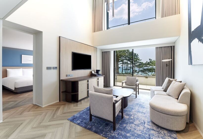 Клубный люкс с видом на море, Parnas Hotel Jeju