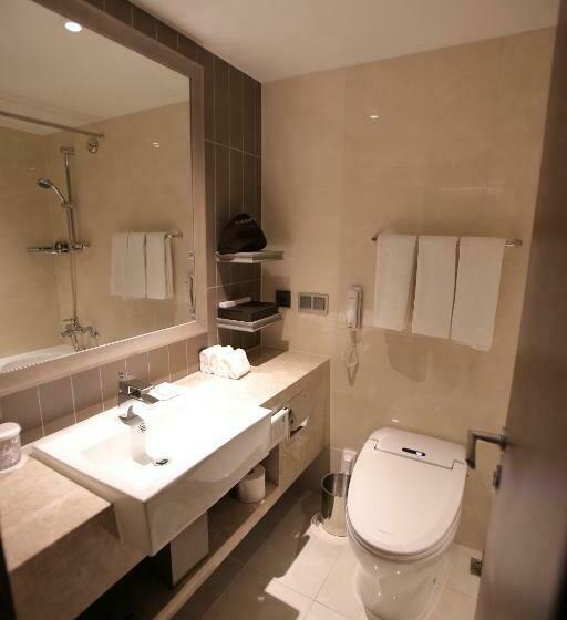 اتاق استاندارد سه نفره, Royal Hotel Seoul