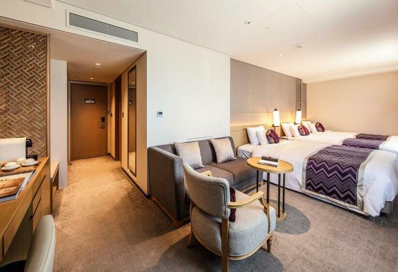 اتاق اجرایی سه نفره, Royal Hotel Seoul
