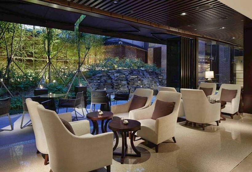 اتاق استاندارد یک نفره, Royal Hotel Seoul