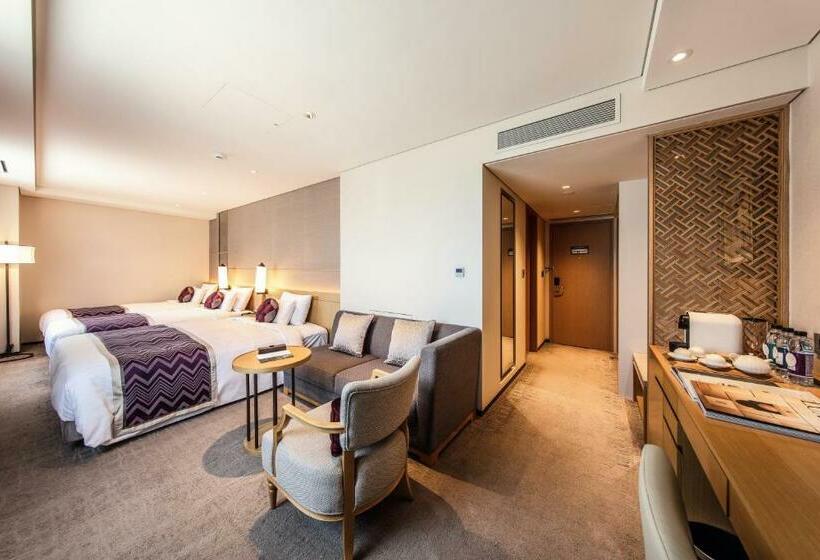 اتاق پریمیوم سه تخته, Royal Hotel Seoul