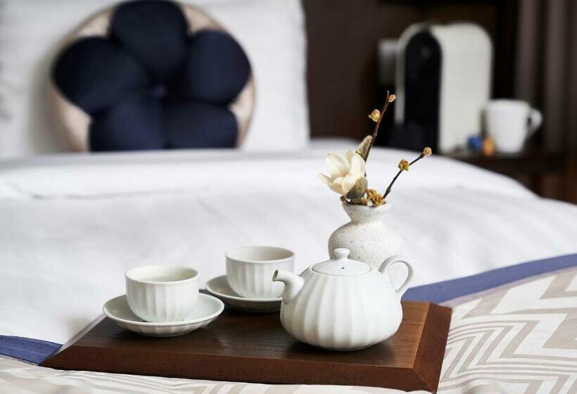 اتاق پریمیوم سه تخته, Royal Hotel Seoul
