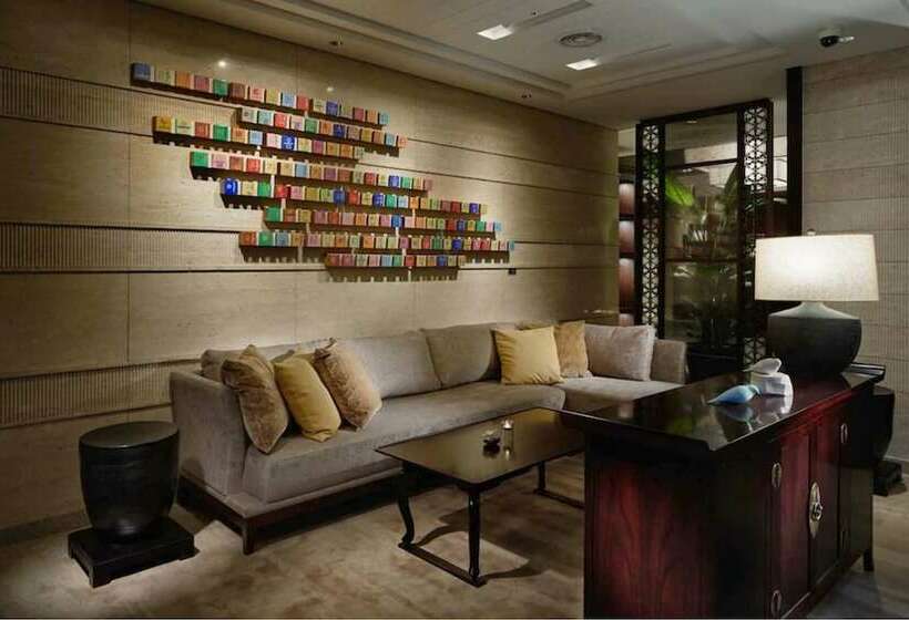 اتاق پریمیوم سه تخته, Royal Hotel Seoul