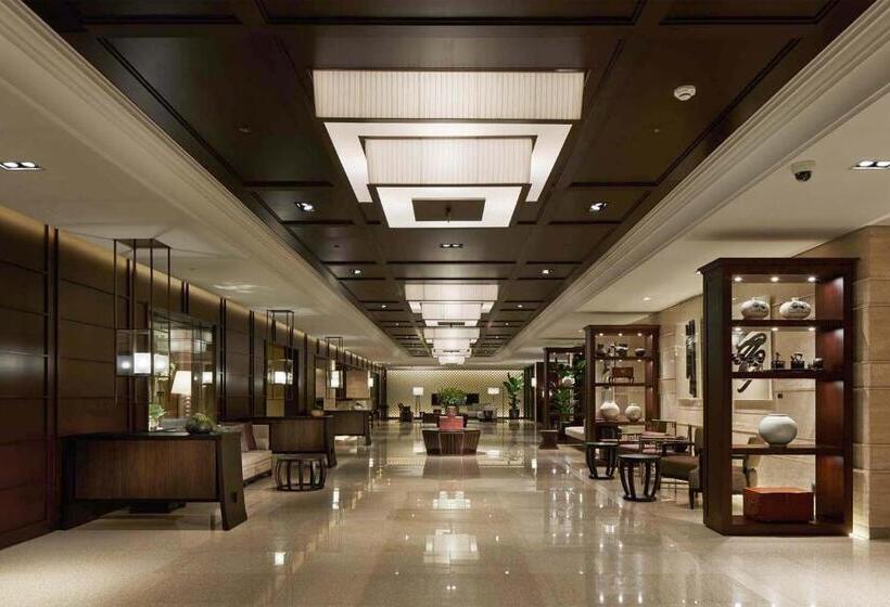 اتاق پریمیوم سه تخته, Royal Hotel Seoul