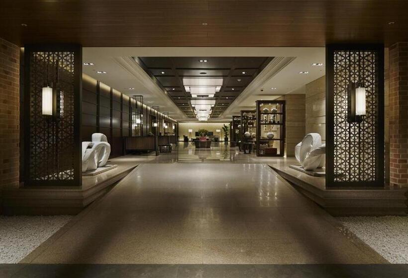 سوئیت رویال, Royal Hotel Seoul
