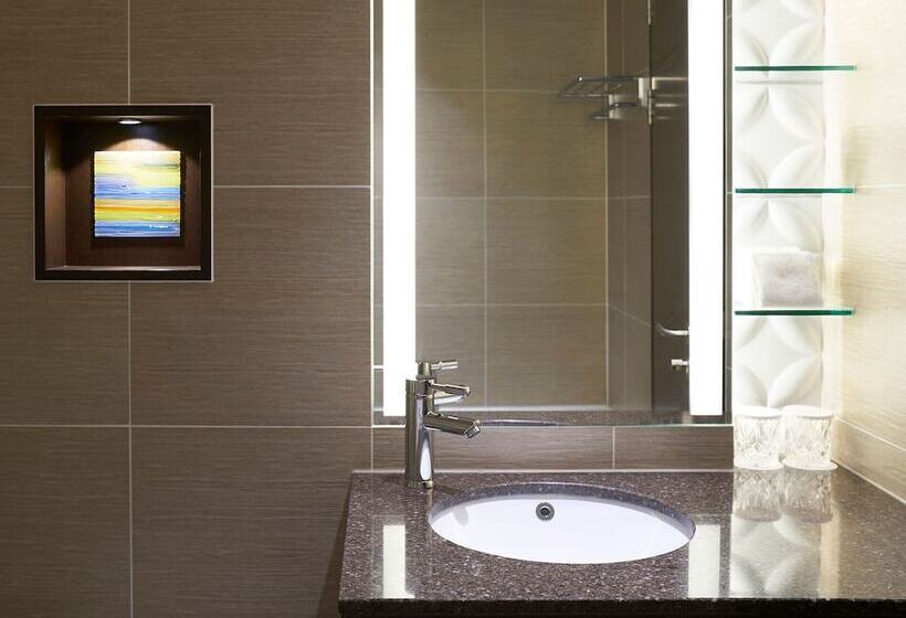 اتاق پریمیوم سه تخته, Royal Hotel Seoul