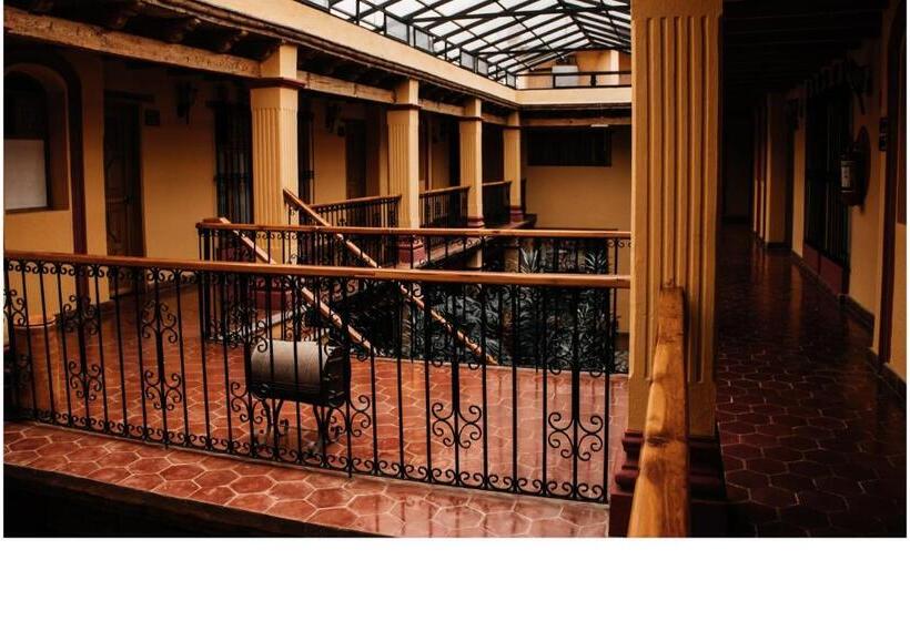 اتاق استاندارد با تخت بزرگ, Diego De Mazariegos