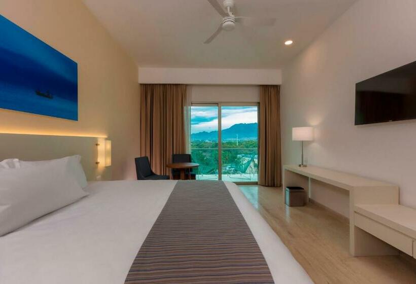 اتاق لوکس با چشم‌انداز, Krystal Puerto Vallarta