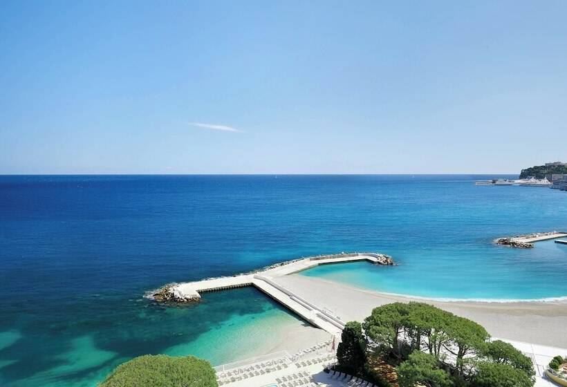 اتاق اجرایی, Le Méridien Beach Plaza