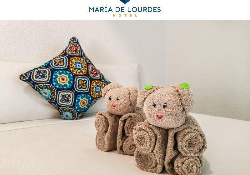اتاق استاندارد سه نفره, Maria De Lourdes