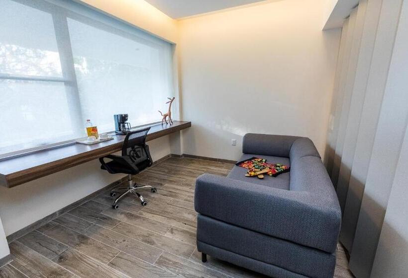 سوییت جونیور, Mision De Los Angeles