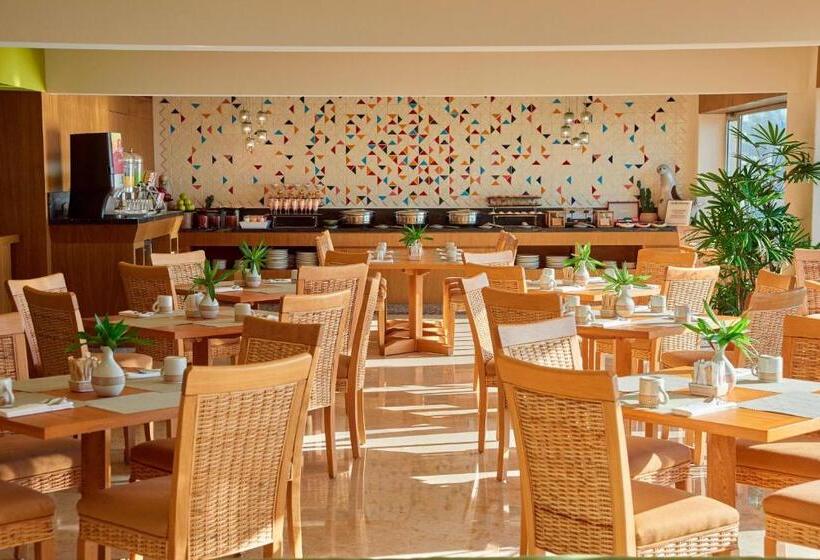 اتاق کلوب با چشم‌انداز, Sheraton Buganvilias Resort & Convention Center