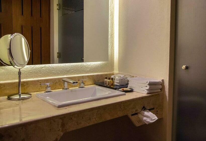اتاق استاندارد در طبقه همکف, Sheraton Buganvilias Resort & Convention Center