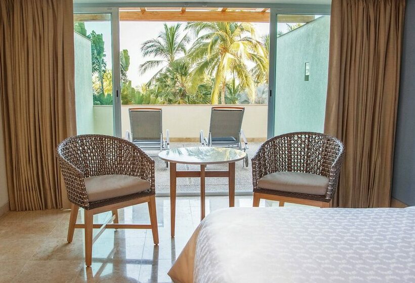 اتاق لوکس با چشم‌انداز باغ, Sheraton Buganvilias Resort & Convention Center