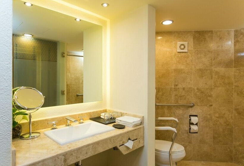 اتاق لوکس با چشم‌انداز باغ, Sheraton Buganvilias Resort & Convention Center