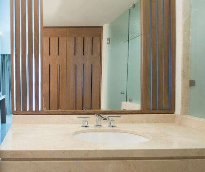 اتاق لوکس با چشم‌انداز باغ, Sheraton Buganvilias Resort & Convention Center