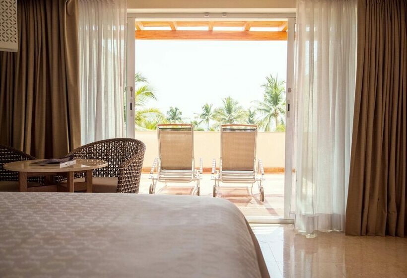 اتاق لوکس با چشم‌انداز باغ, Sheraton Buganvilias Resort & Convention Center
