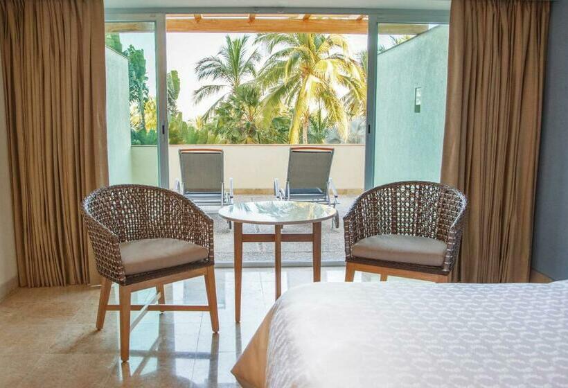 اتاق استاندارد با تخت بزرگ, Sheraton Buganvilias Resort & Convention Center