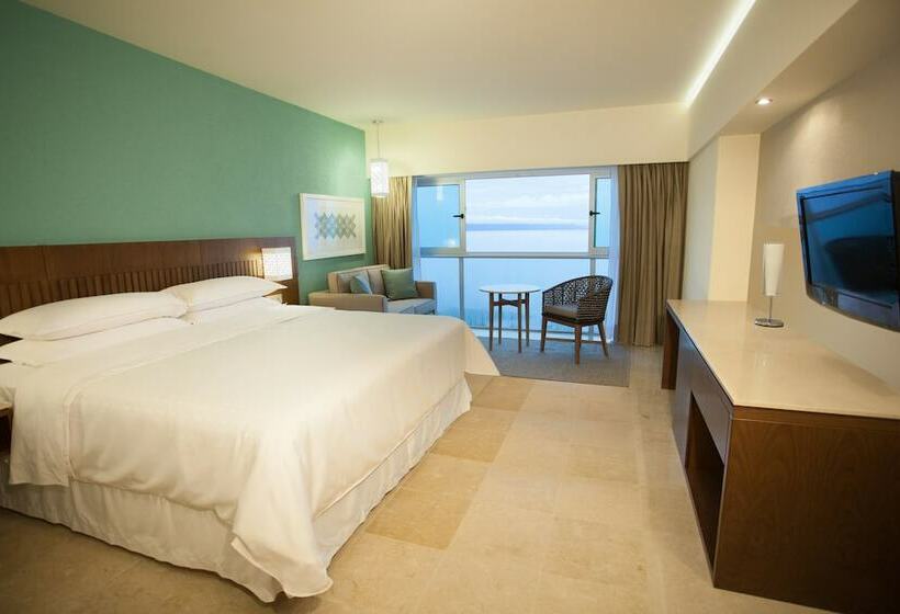اتاق لوکس با چشم‌انداز دریا, Sheraton Buganvilias Resort & Convention Center