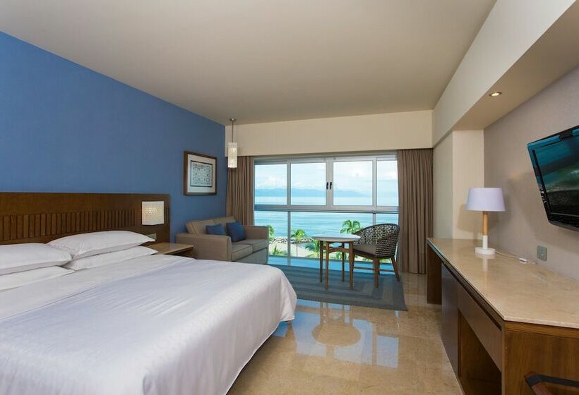 اتاق لوکس با چشم‌انداز دریا, Sheraton Buganvilias Resort & Convention Center