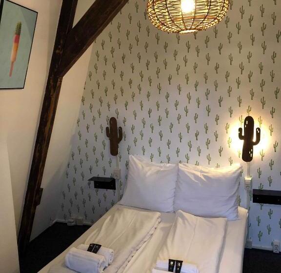 Quarto Estandar Individual, The Flying Pig Downtown