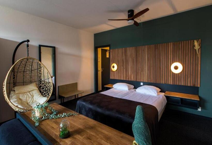 Quarto Triplo Standart, Café Restaurant De Posthoorn