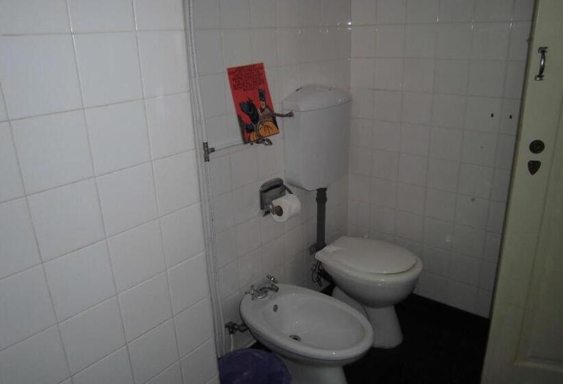 Quarto Triplo Estandar, Hostel The White Butterfly
