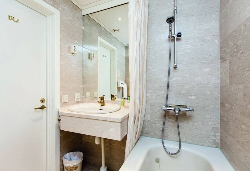 اتاق استاندارد یک نفره, Elite Stadshotellet Luleå