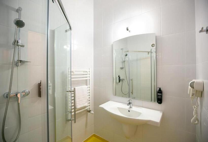 Номер Стандарт, Ibis Styles Dunarea Galati