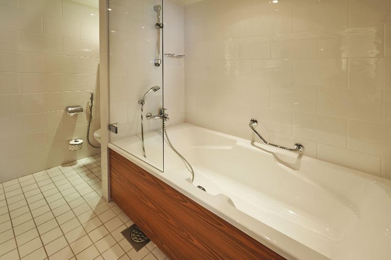 Номер Deluxe, Crowne Plaza Helsinki   Hesperia, An Ihg