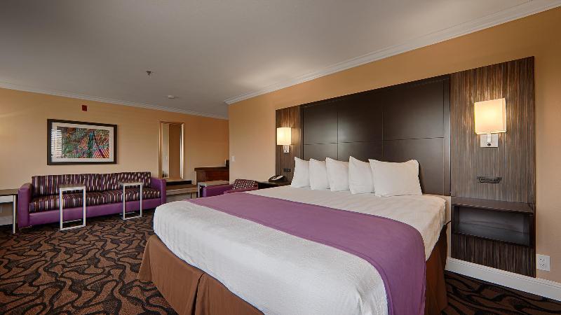 Люкс Кровать Кинг, Best Western Plus Airport Plaza